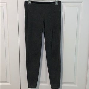 Old Navy Active Go-Dry Woven Legging